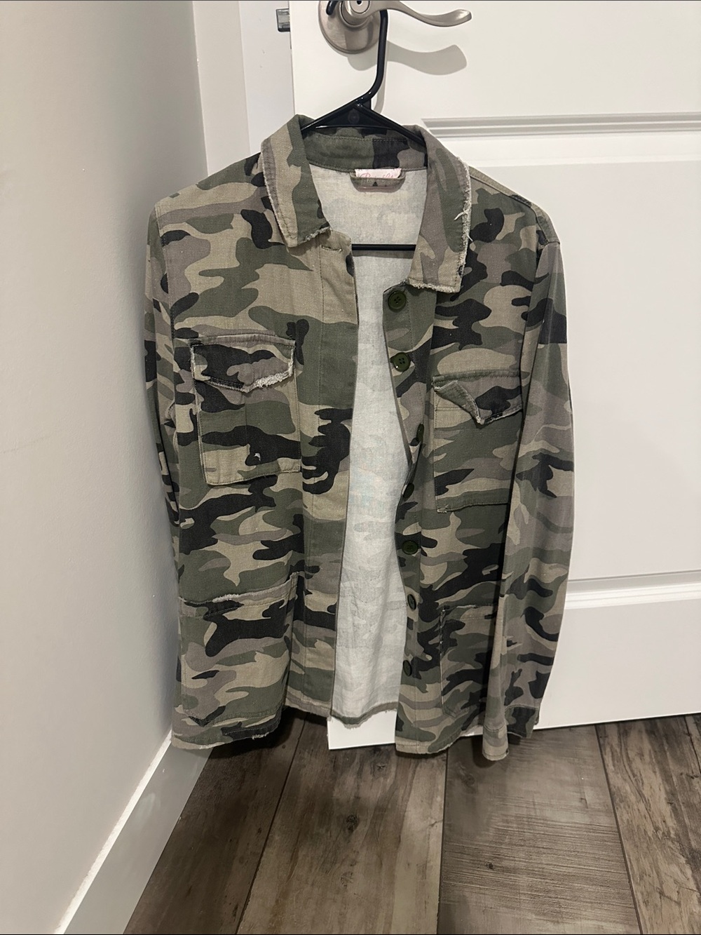 Pink Lily Women's Camo Field Jacket in Green